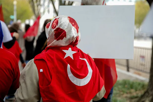 Türklerden Beyaz Saray önünde Barış Pınarı Harekatı’na destek gösterisi-3