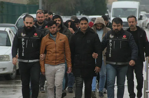 Adana'da uyuşturucu operasyonu: 5 tutuklama