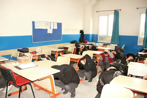 1646387445661.jpg 81 ilde aynı anda siren sesleri duyuldu! Nedeni ortaya çıktı! Tedirginlik yaratan olay-3