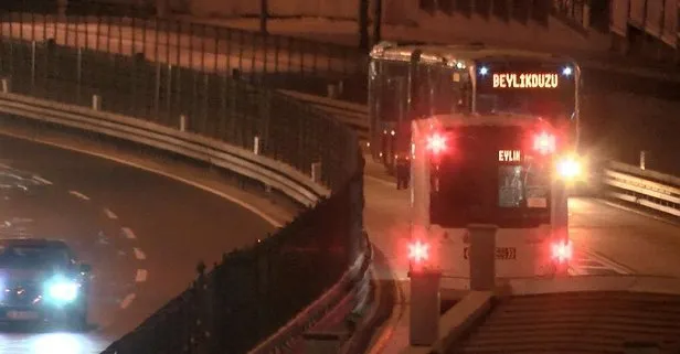Beylikdüzü’nde metrobüs arızası ölüm getirdi! Kontrol için araçtan inen şoföre başka metrobüs çarptı: Kaza anı kamerada