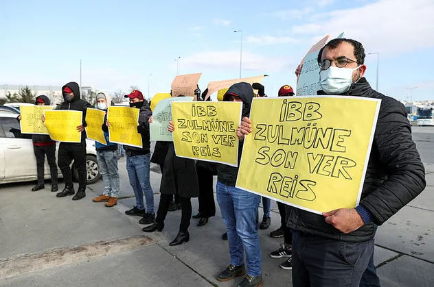Sultanahmet'te İBB'ye protesto! Taşımacılık işi sonlandırılan otobüs firmasının çalışanları eylem yaptı