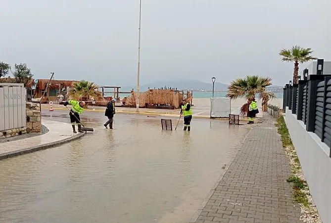 Yollar göle döndü