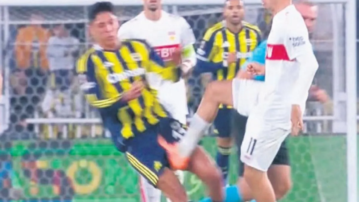 Danimarkalı hakem Jakob Kehlet Stuttgart-Fenerbahçe maçında tartışmalı kararlarıyla delirtti!