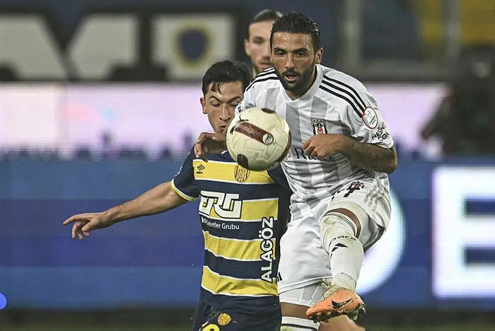 besiktas-ankaragucu-ile-1-1-berabere-kaldi-iste-macta-yasananlar-1701630953186.jpeg Beşiktaş, Ankaragücü ile 1-1 berabere kaldı! İşte maçta yaşananlar...-4