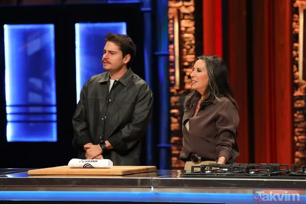 Ünlü Oyuncu Perihan Savaş, Oğlu Savaş Zafer İle Birlikte Masterchef Türkiye Ünlüler Yarışmasında Boy Gösterdi.