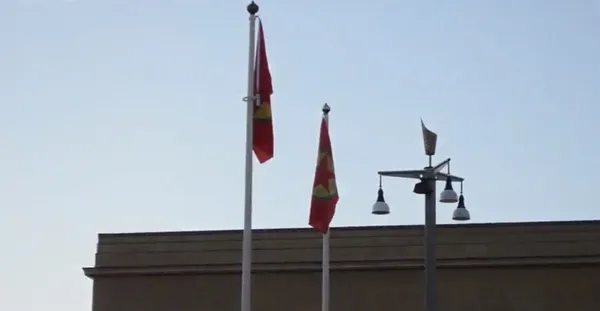 bu-kafayla-nato-zor-pkkli-teroristler-isvecte-pacavralari-gondere-cekti-1681805995648.jpg Bu kafayla NATO zor! PKK'lı teröristler İsveç'te paçavraları göndere çekti-5