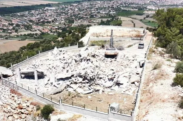 Muğla’da kaçak yapıların yıkımı başladı!