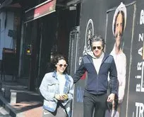 İstanbul sokaklarını karış karış gezdiler: Belçim Bilgin sevgilisi Alfredo Di Blasio ile Arnavutköy’de objektiflere yakalandı!