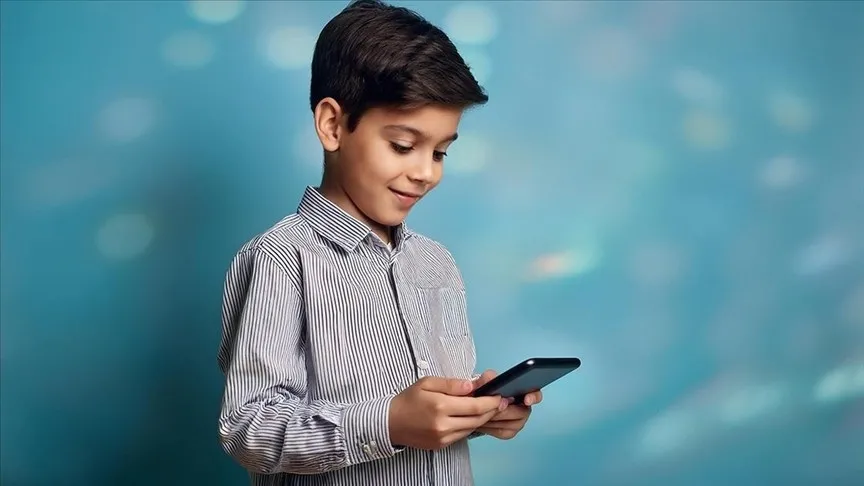 son-dakika-15-yas-altina-sosyal-medya-duzenlemesi-yasalasti-1776890765454.jpeg TBMM Genel Kurulunda kabul edilerek yasalaştı: 15 yaş altına sosyal medya yasağı! Kurallara uymayan platformlara ceza kapıda-4