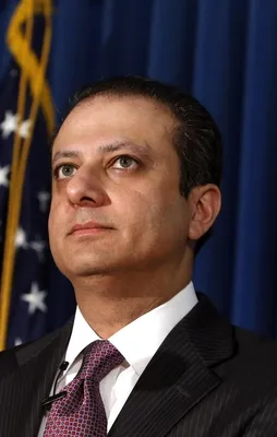 ABD FETÖ'nün savcısı Bharara'yı kovdu