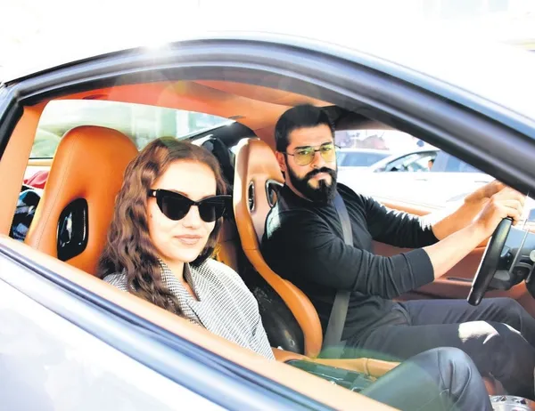Kuruluş Osman’ın Osman Bey’i Burak Özçivit ve Fahriye Evcen Bebek’te görüntülendi! Aracının plakası dikkat çekti