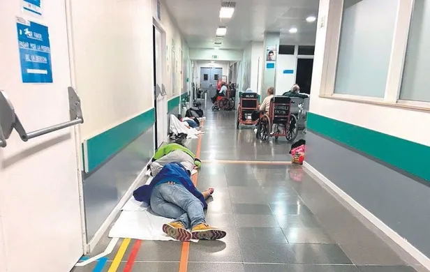 Coronavirüs ile mücadele eden İspanya'da doktordan tüyler ürperten sözler: 2 saat içinde boğuluyorlar-1