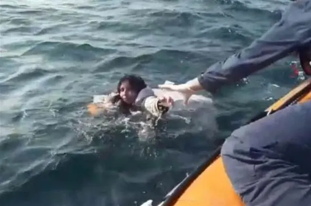 Dikili'de düzensiz göçmenleri taşıyan tekne battı: 5 ölü