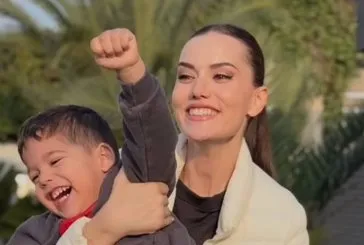 Fahriye Evcen ve oğlu Kerem’in mutluluk pozlarına büyük ilgi!