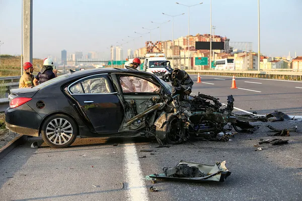 Kuzey Marmara Otoyolu'nda feci kaza: 1'i ağır 2 yaralı-1