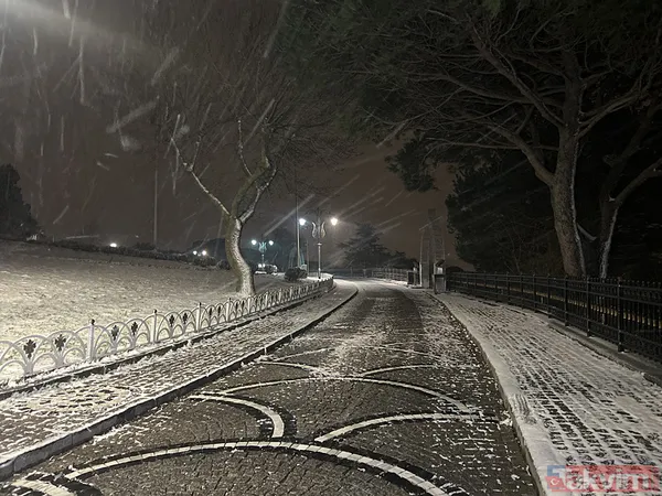 İstanbul’da kar yağdı trafik kilitlendi! İETT otobüsleri yine yolda kaldı - 15