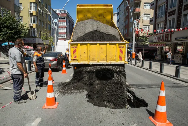 iski-borusundan-sizan-su-yolda-cokmeye-neden-oldu-1593353161628.jpg İSKİ borusundan sızan su yolda çökmeye neden oldu-2