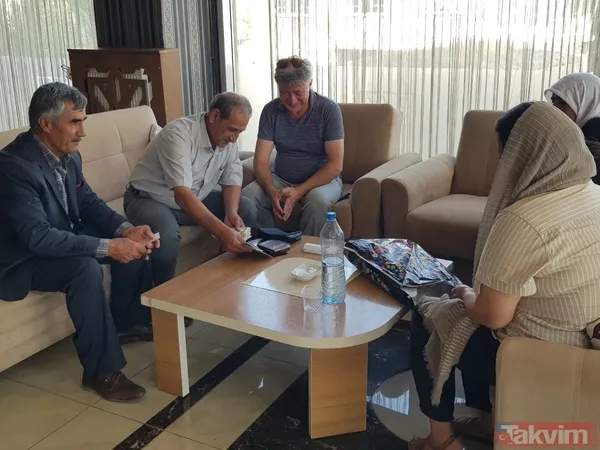 İçinden yarım milyondan fazla para çıktı! Aracını sürerken bir anda durdu - 6