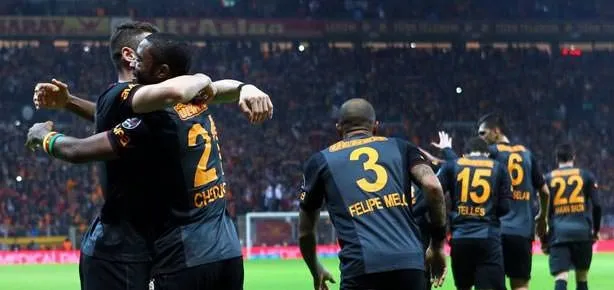 Kaleye kilit vurdular