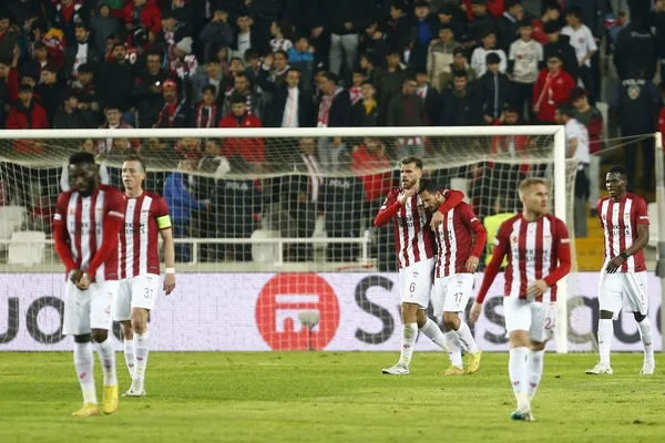 sivasspordan-avrupaya-veda-sivasspor-fiorentina-1-4-1678996309819.jpg