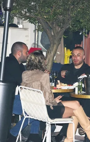 Gökhan Töre ile kaleci Ufuk Ceylan mağlubiyetin ardından İstanbul gecelerine aktı