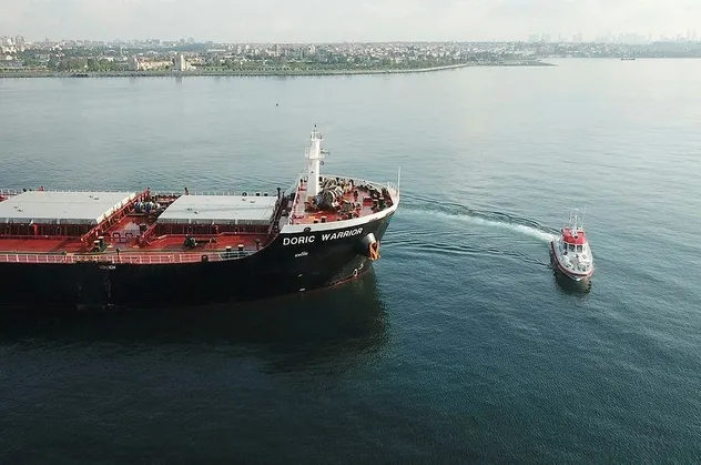 Zeytinburnu açıklarında kaza yapan gemiler havadan görüntülendi