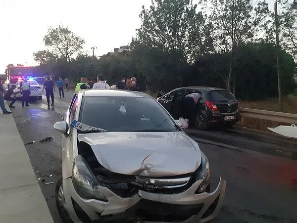 son-dakika-silivride-zincirleme-trafik-kazasi-cok-sayida-yarali-var-1596393805203.jpeg Son dakika: Silivri’de zincirleme trafik kazası: Çok sayıda yaralı var-1