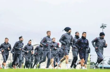 steaua-bukresin-patronu-becaliden-galatasaraya-sitem-morutan-icin-odeme-almadim-1642460946479.jpeg Steaua Bükreş’in patronu Becali'den Galatasaray'a sitem! "Morutan için ödeme almadım"-9