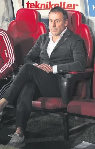 Beşiktaş Teknik Direktörü Abdullah Avcı’dan zirve için ince hesaplar! Hedefi 34 puan...