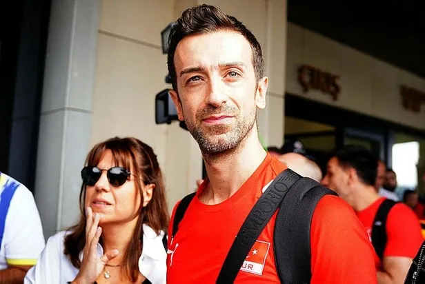 Filenin Sultanları yurda döndü! Türkiye A Milli Kadın Voleybol Takımı Avrupa Şampiyonu! Sırada Olimpiyatlar var-7