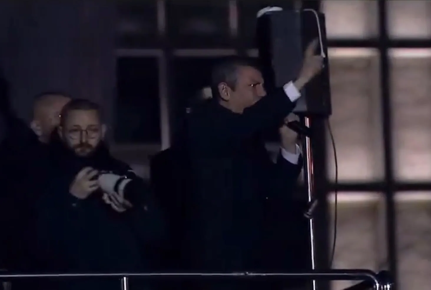 Özel Vali ve Emniyet Müdürü’nü tehdit etti