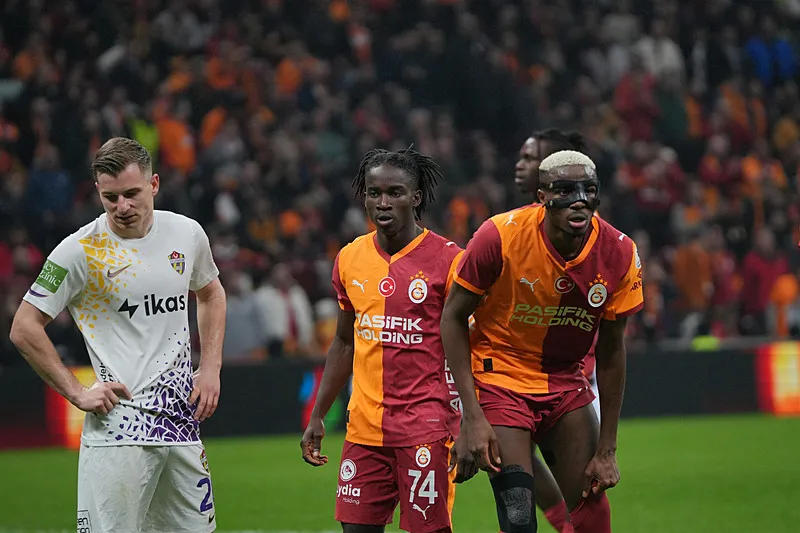 Spor yazarları Galatasaray - Eyüpspor maçını değerlendirdi! "Uzay savaşçıları" - 8