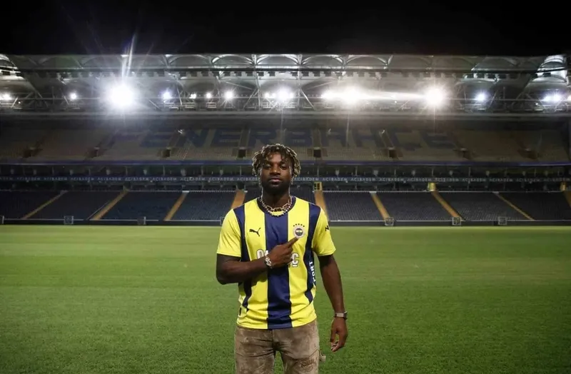fenerbahce-icin-heyecanlandiran-gelisme-bu-hamlesi-olay-oldu-1723225595805.jpeg Allan Saint-Maximin