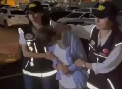 sila-dogunun-gozalti-ani-ortaya-cikti-sila-dogunun-ilk-ifadesi-ne-oldu-dilan-polat-aciklama-yapti-mi-evinden-c-1696101734817.jpg Sıla Doğu'nun ilk ifadesi ne oldu, Dilan Polat açıklama yaptı mı? Evinden çıkanlar kan dondurdu-2