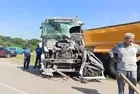 Kocaeli'de feci kaza! İşçi servisi ile kamyon çarpıştı: 20 yaralı