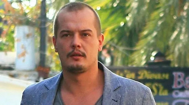 yerli-leonardio-dicaprio-arda-kural-kendi-hayatini-isleyen-yapimi-anlatti-acidan-zevk-alisin-filmi-1655491983780.jpeg Yerli Leonardio DiCaprio, Arda Kural kendi hayatını işleyen yapımı anlattı: Acıdan zevk alışın filmi-2