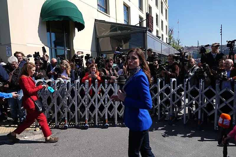  İstanbul müzakerelerine yerli ve yabancı basın mensupları yoğun ilgi gösterdi. (AA)