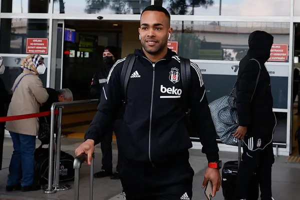 eski-besiktasli-alex-teixeira-besiktas-2-ligine-transfer-oldu-1657778027963.jpg