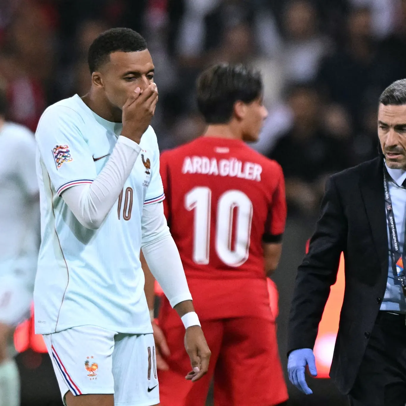 Kylian Mbappe golü attı sakatlandı! Zidane’dan tebrik
