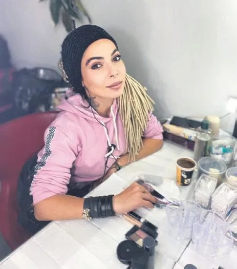 billur-kalkavandan-kadinlari-kizdiracak-sozler-estetikciden-once-kafalarinin-icini-doldursunlar-1642620608636.jpeg Billur Kalkavan'dan kadınları kızdıracak sözler! " Estetikçiden önce kafalarının içini doldursunlar..."-6