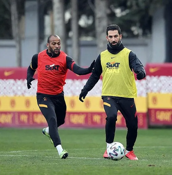 galatasaray-futbol-takimi-sezonu-yarin-aciyor-1623596794545.jpeg Galatasaray Futbol Takımı sezonu yarın açıyor: Takım Selçuk İnan'a emanet-3