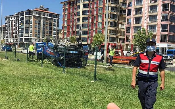 edremit te jandarma minibusu devrildi