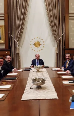 Başkan Erdoğan'dan Külliye'de yerli otomobil zirvesi