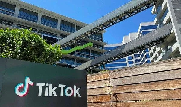 abdli-walmart-ve-microsofttan-tiktoku-satin-almak-icin-is-birligi-1598558011416.jpeg ABD'li Walmart ve Microsoft'tan TikTok'u satın almak için iş birliği!-3
