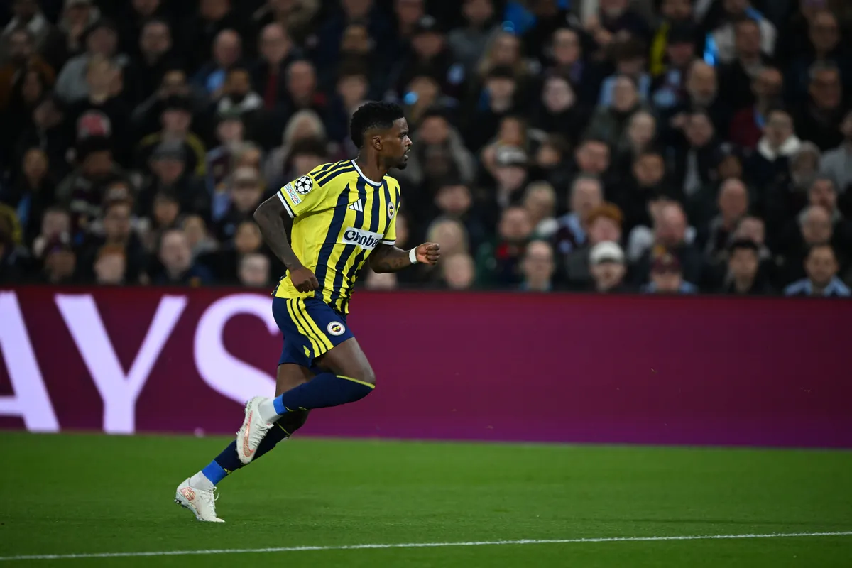 Kanarya 3 puan için sahada! Aston Villa - Fenerbahçe CANLI-8