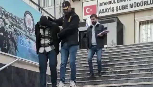 Şişli'de İspanyol turist kadına kapkaç kamerada