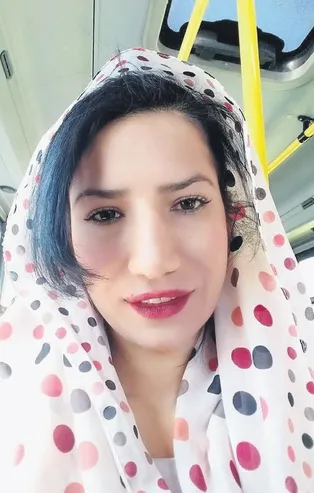 Estetik yaptıran Leyla Demir'in burnu yamuk çıkınca...