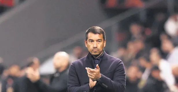 Giovanni van Bronckhorst’tan oyuncuları ile kritik konuşma!