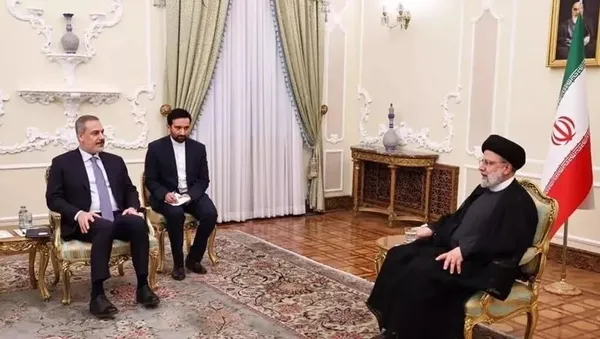 disisleri-bakani-fidan-iran-cumhurbaskani-reisi-ile-gorustu-1693762006077.jpeg Dışişleri Bakanı Hakan Fidan'ın Tahran temasları devam ediyor: Bakan Fidan, İran Cumhurbaşkanı Reisi ile görüştü-2