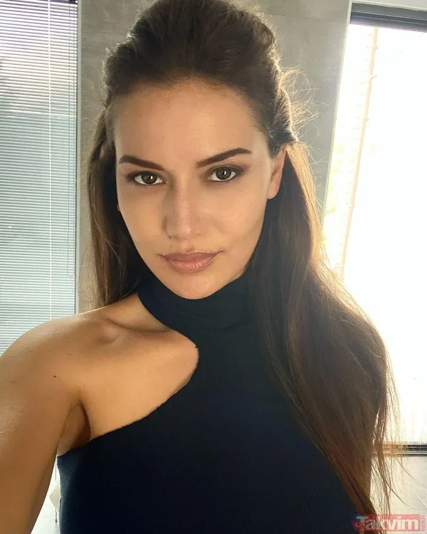 Burak Özçivit’in biricik eşi Fahriye Evcen’den anne-oğul pozu! Paylaşımlara hız verdi: Bornozlu pozlarıyla ortalığı kasıp kavurmuştu - 12